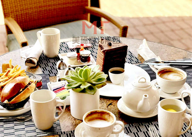 在尔湾生子后坐月子期间的饮食要点
